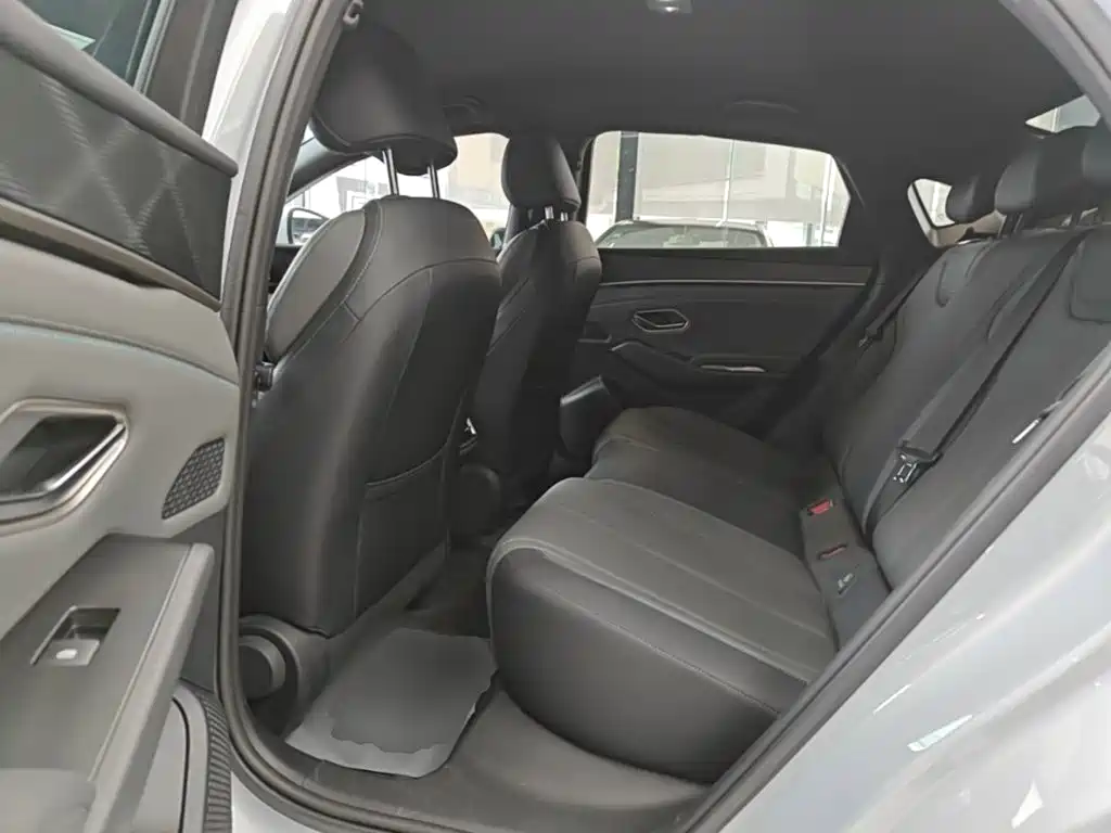 BYD Qin L 2025 — фото 17