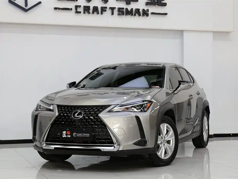 Lexus UX 2022
