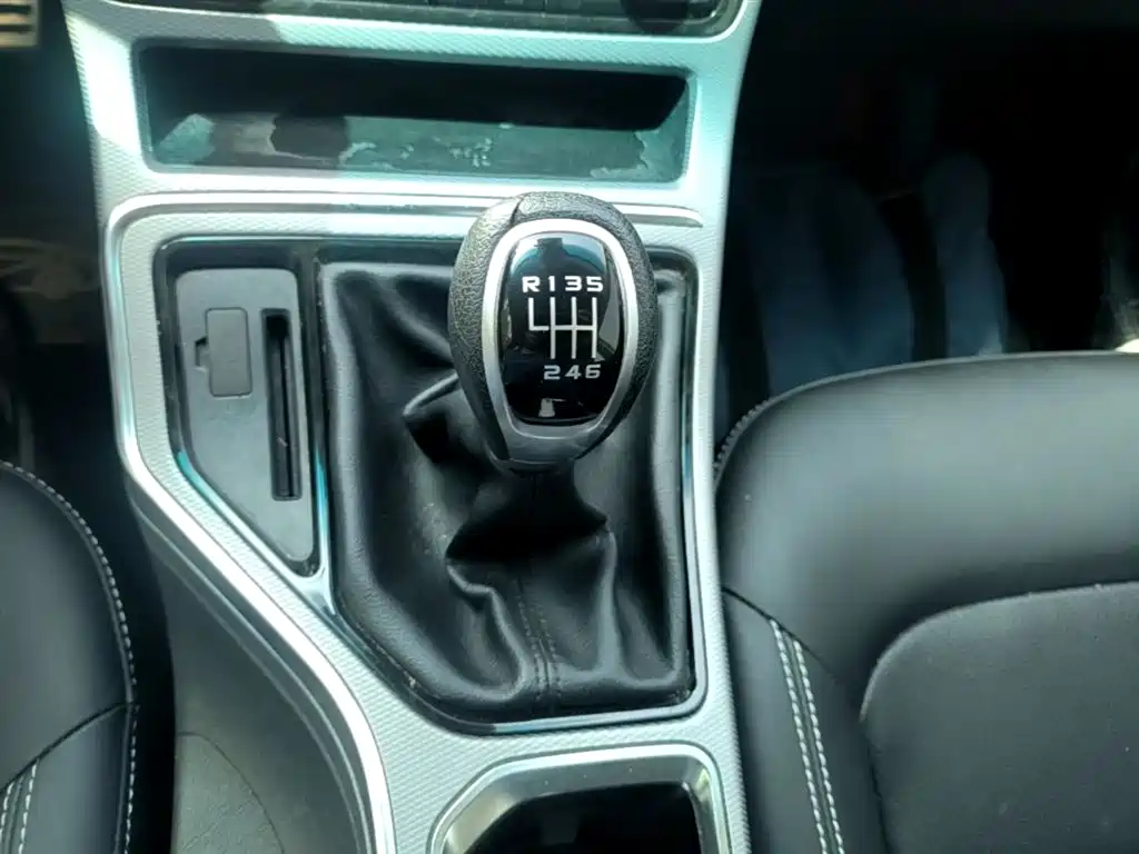 Geely Emgrand GS 2018 — фото 14