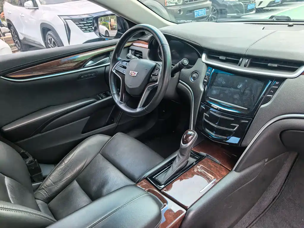 Cadillac XTS 2017 — фото 15