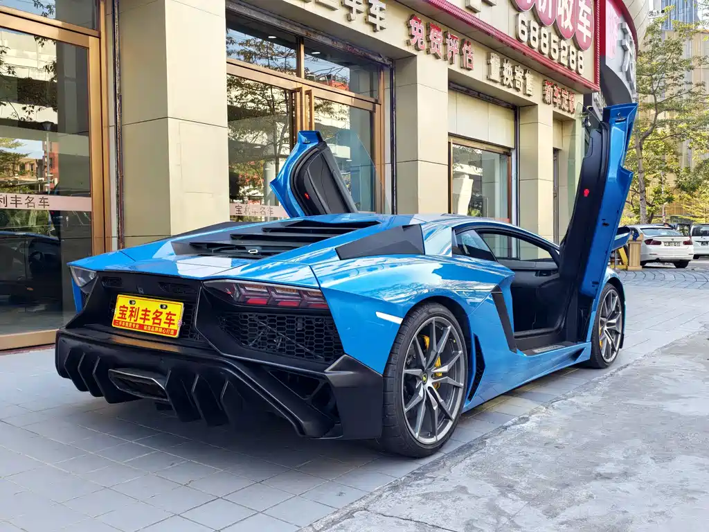 Lamborghini Aventador 2014 — фото 6