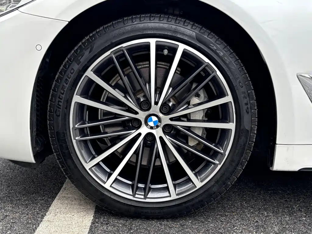 BMW 5 Series 2020 — фото 7