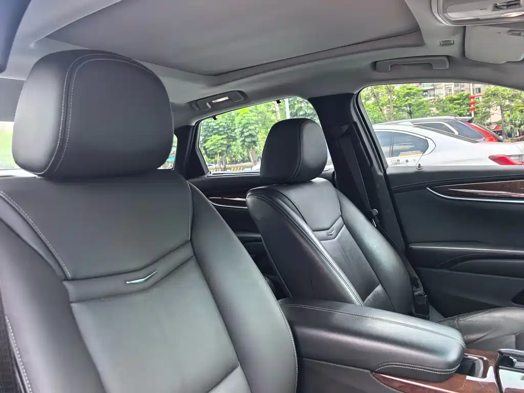 Cadillac XTS 2017 — фото 16