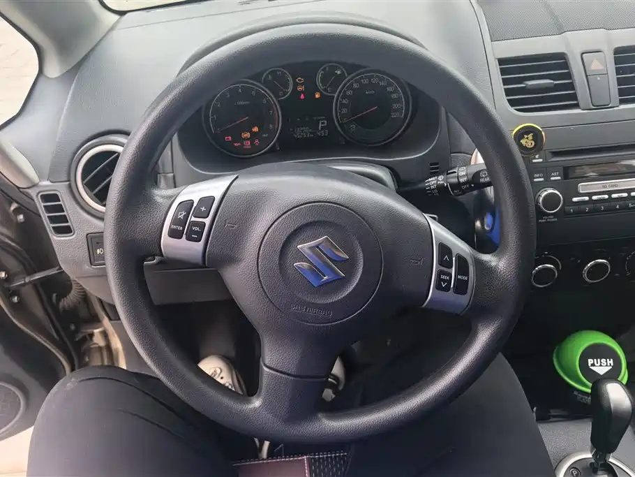 Suzuki SX4 2015 — фото 15