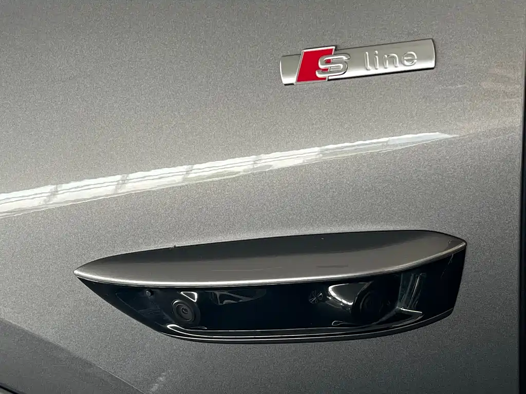 Audi Q6L E-Tron 2025 — фото 15