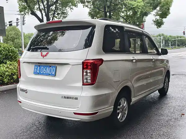 Wuling Hongguang 2018