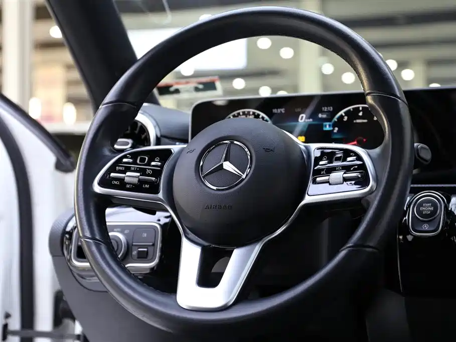 Mercedes-Benz A-Class 2021 — фото 11