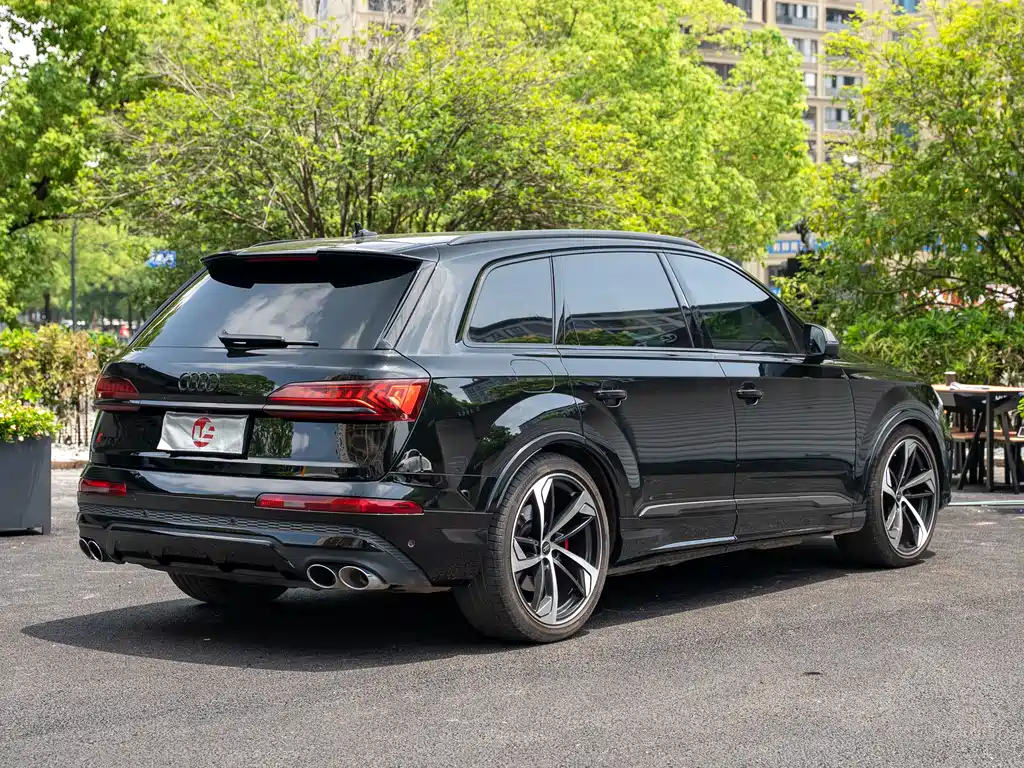 Audi SQ7 2025 — фото 4