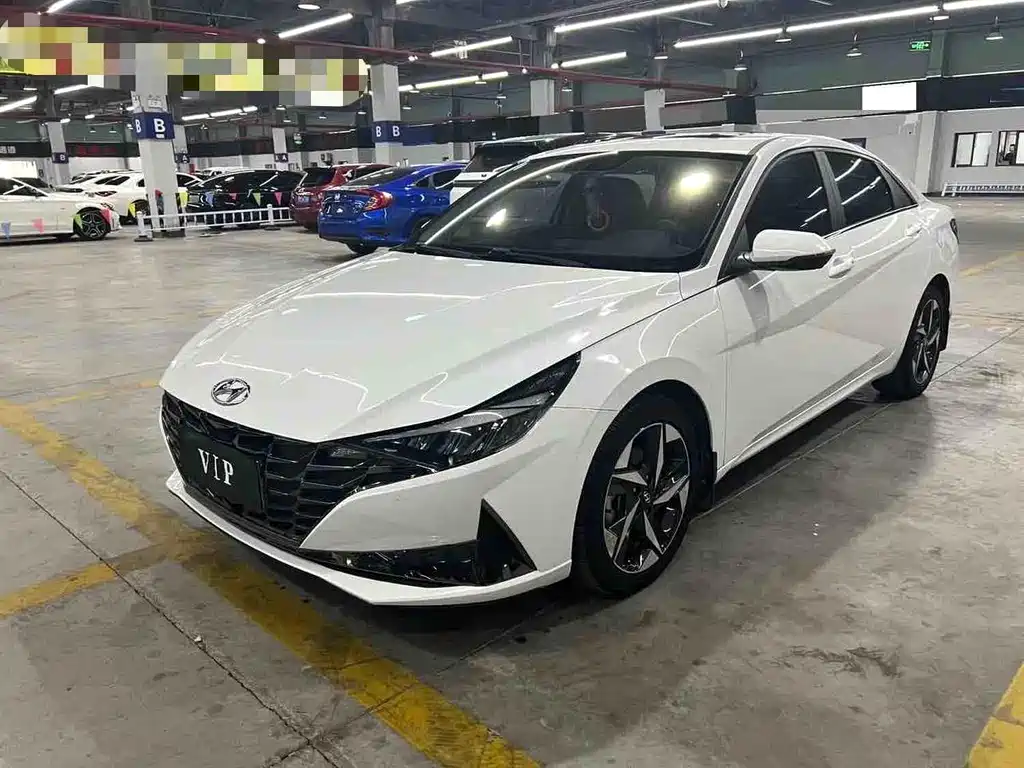 Hyundai Elantra 2022