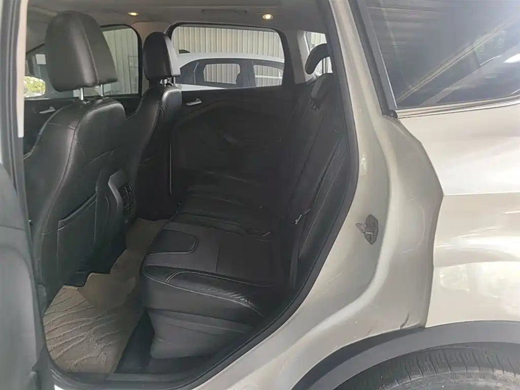 Ford Kuga 2015 — фото 17