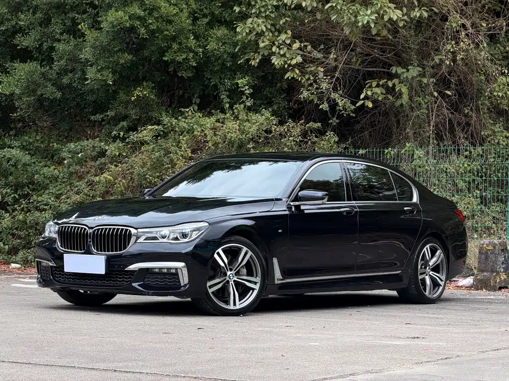 BMW 7 Series 2018 — фото 1