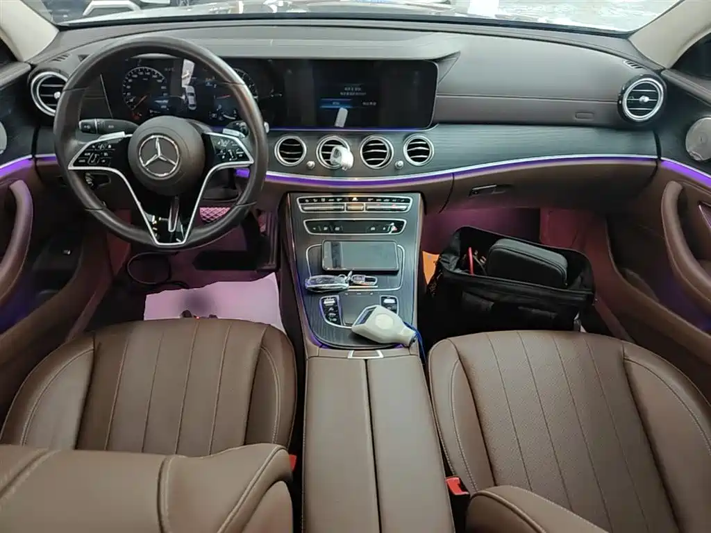 Mercedes-Benz E-Class 2023 — фото 10