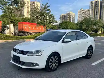 Volkswagen Sagitar 2012