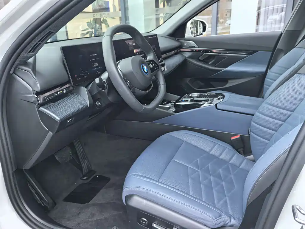 BMW i5 2025 — фото 7