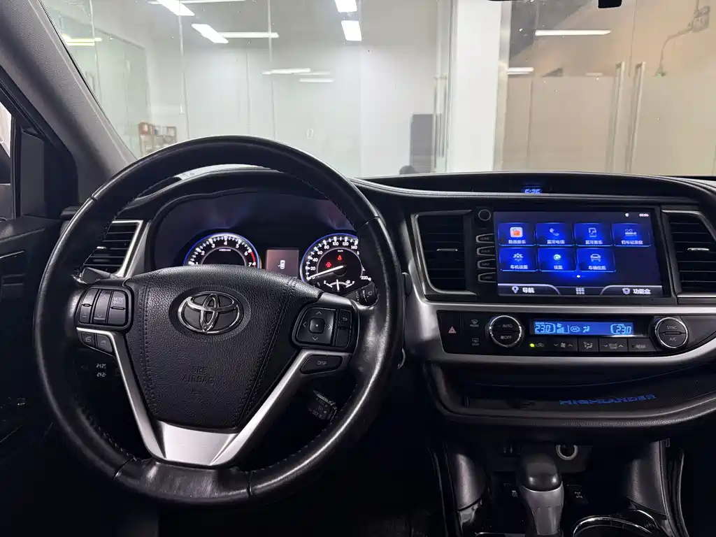 Toyota Highlander 2016 — фото 17