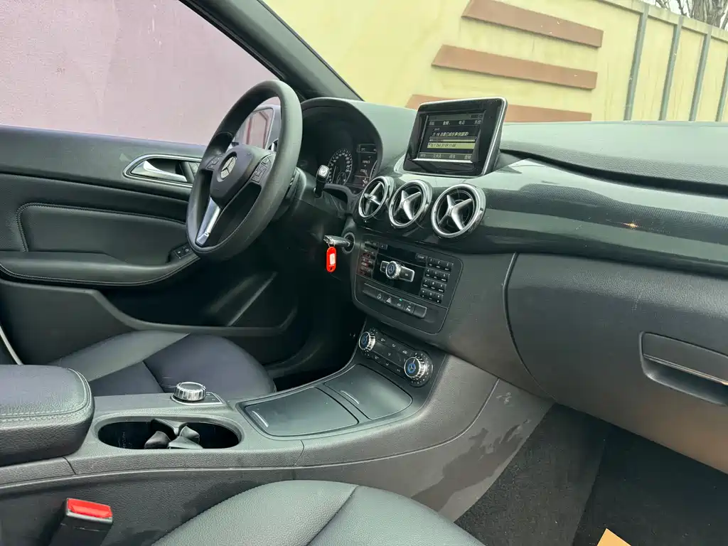 Mercedes-Benz B-Class 2014 — фото 20