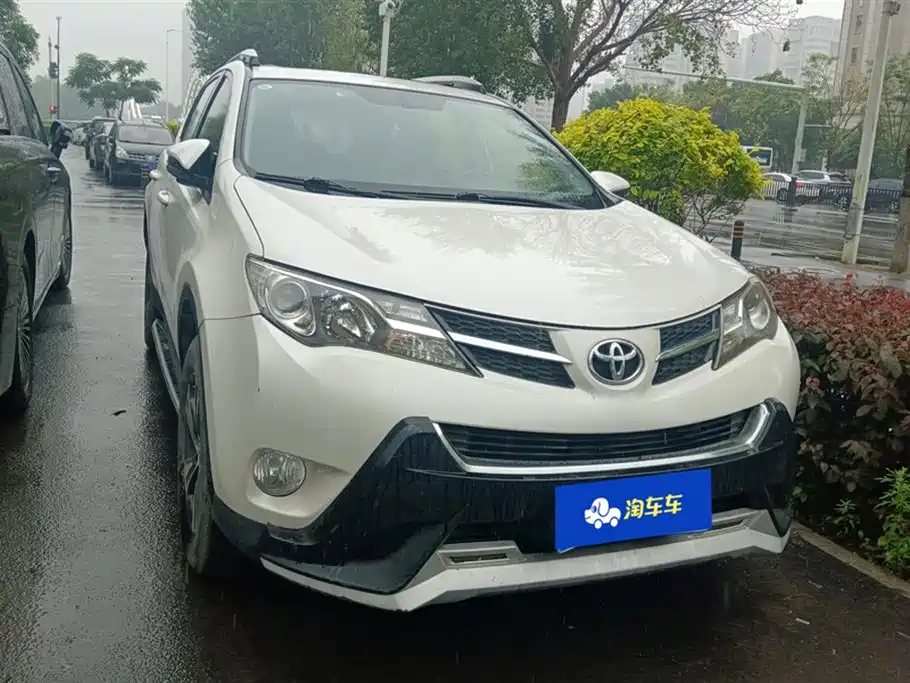 Toyota RAV4 2015 — фото 2