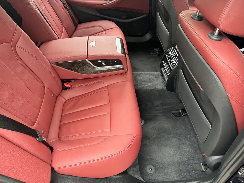 BMW 5 Series 2020 — фото 12