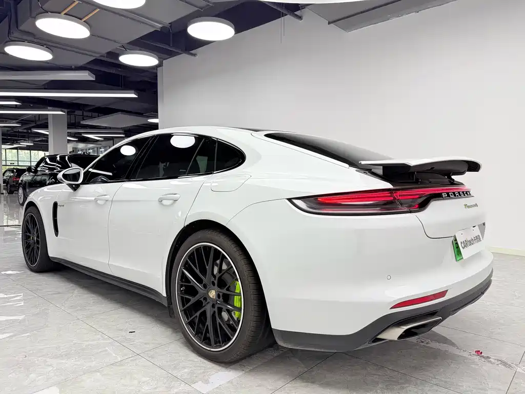 Porsche Panamera Hybrid 2021