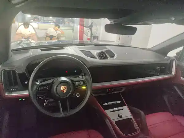 Porsche Cayenne 2024