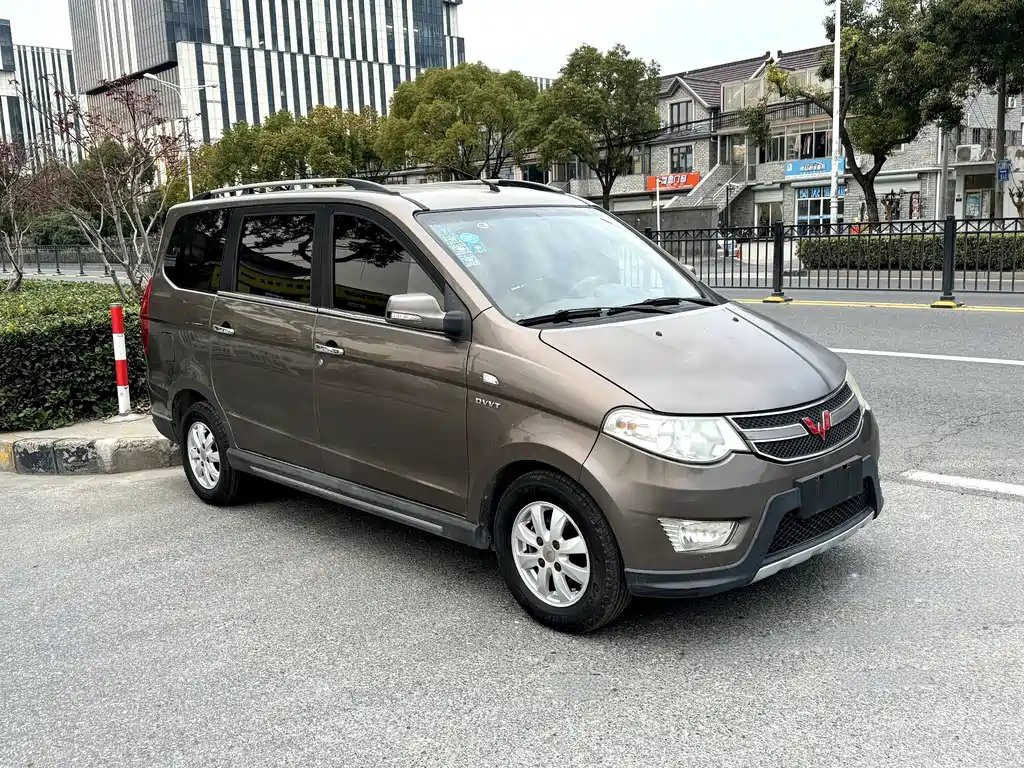 Wuling Hongguang 2015 — фото 3
