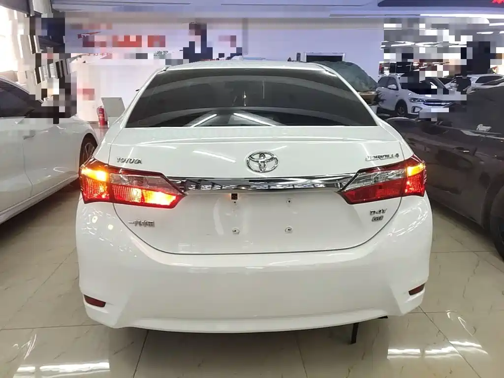 Toyota Corolla 2018 — фото 6