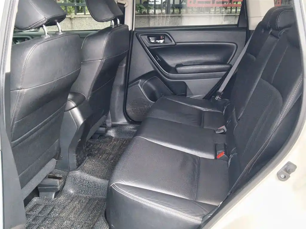 Subaru Forester 2014 — фото 14