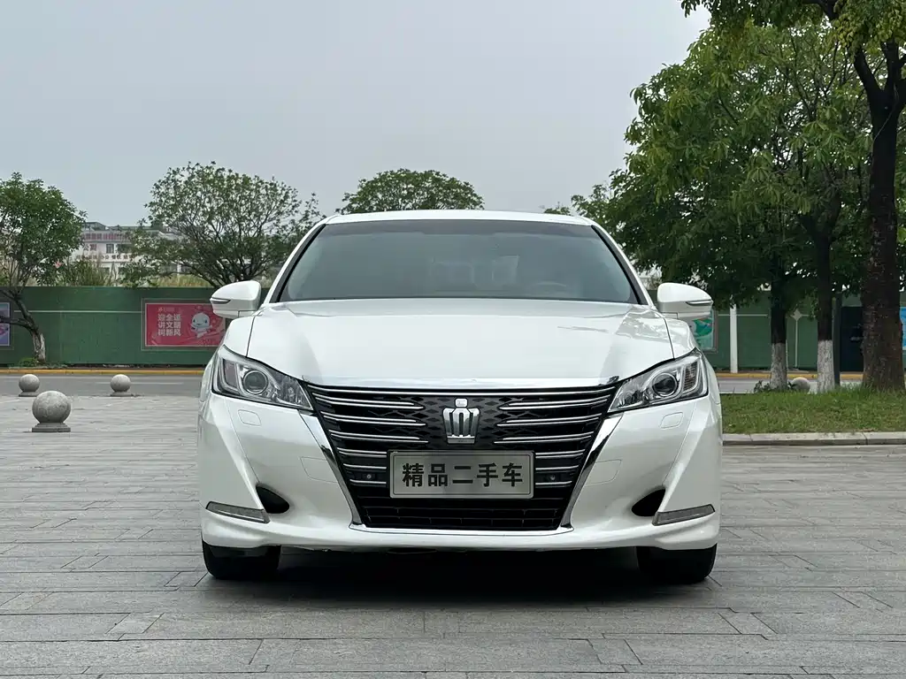 Toyota Crown 2018 — фото 2