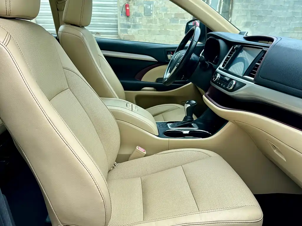 Toyota Highlander 2015 — фото 11