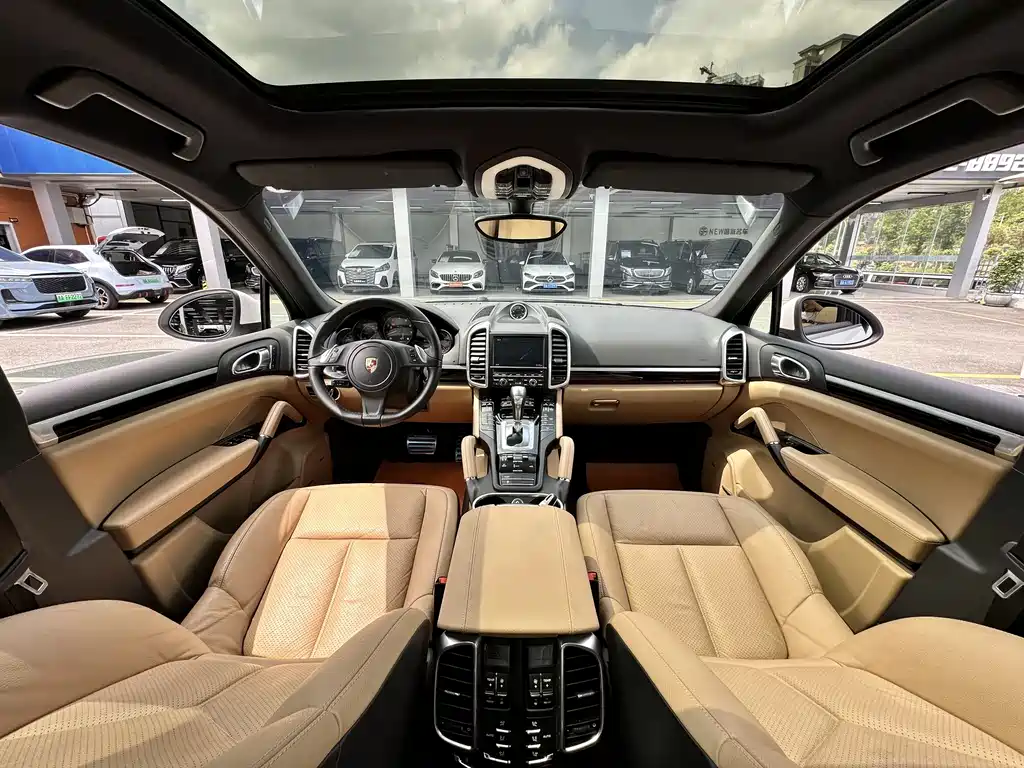 Porsche Cayenne 2014 — фото 11