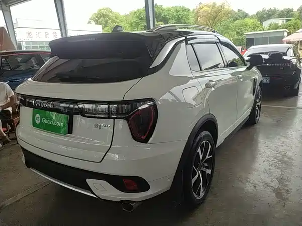 Lynk & Co 01 EM-P 2019