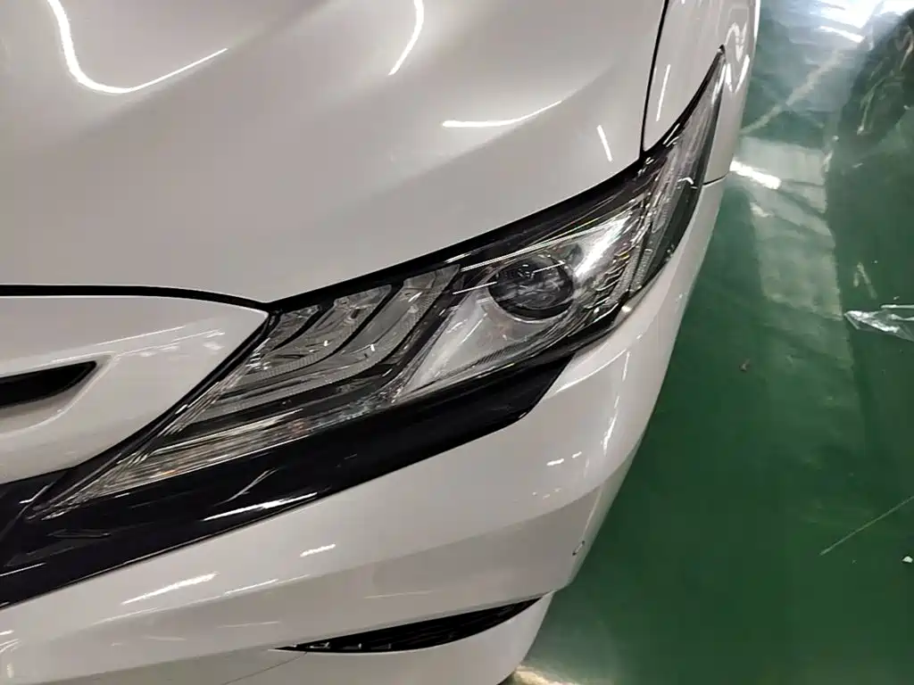 Toyota Camry 2021 — фото 24