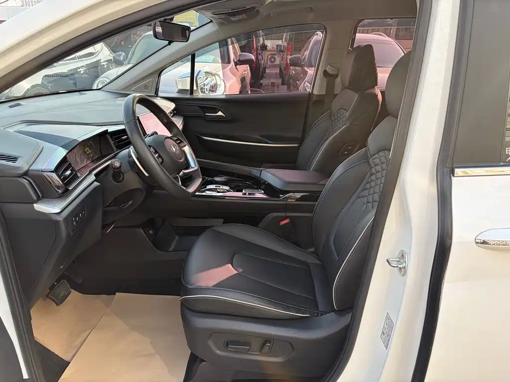 Hyundai Custo 2022 — фото 13