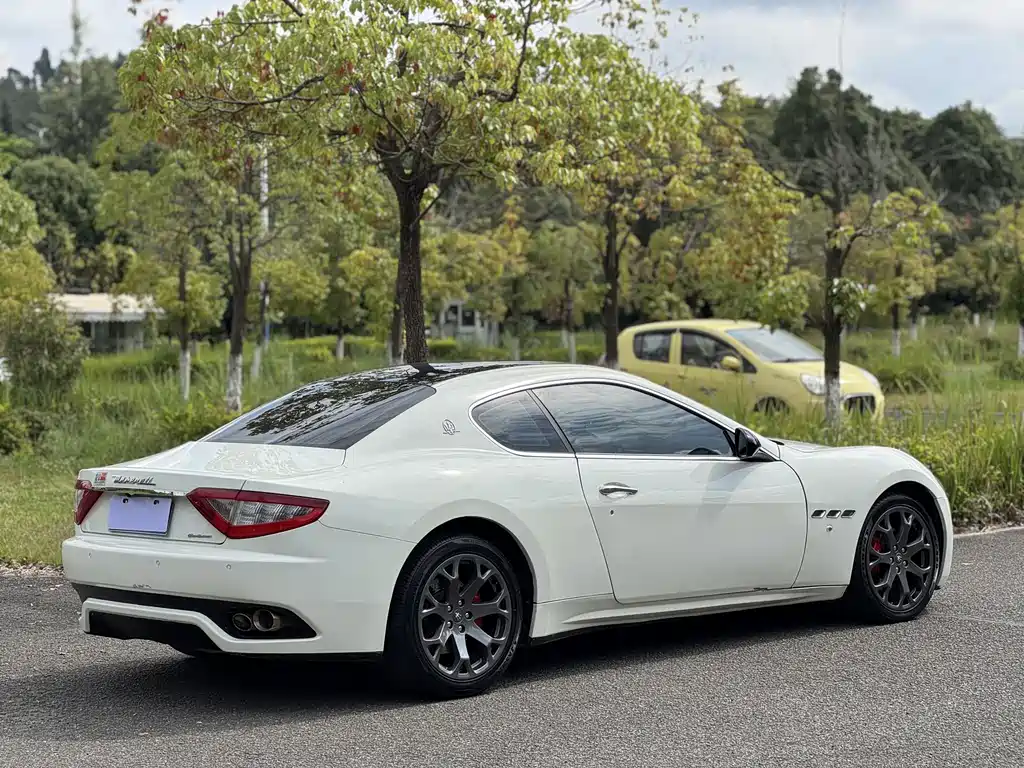 Maserati GranTurismo 2014 — фото 3