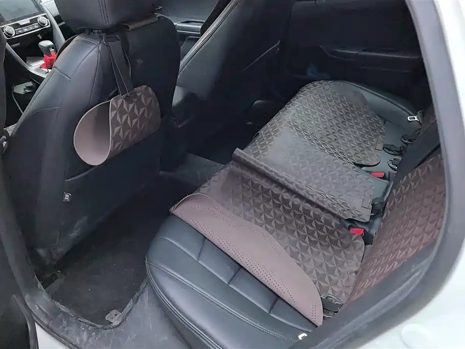 Honda Civic 2018 — фото 11