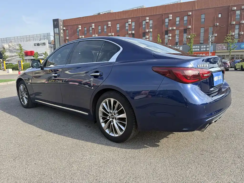 Infiniti Q50L 2018 — фото 15