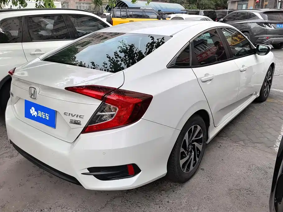Honda Civic 2018 — фото 3