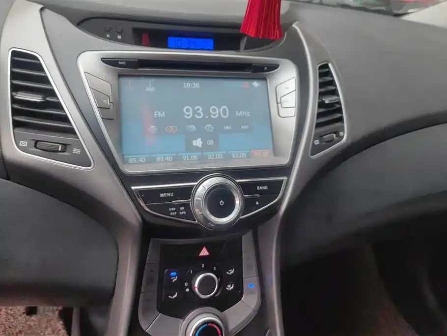 Hyundai Elantra Langdong 2016 — фото 13