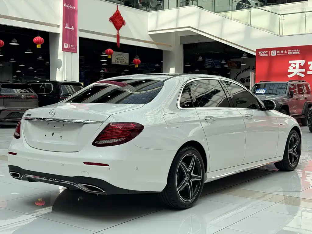 Mercedes-Benz E-Class 2020 — фото 19