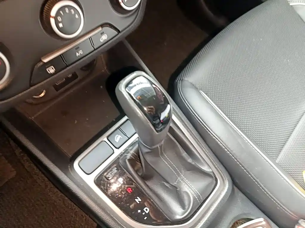 Hyundai ix25 2015 — фото 14