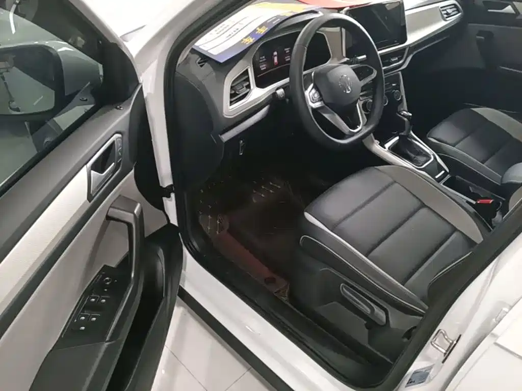 Volkswagen T-Roc 2025 — фото 16
