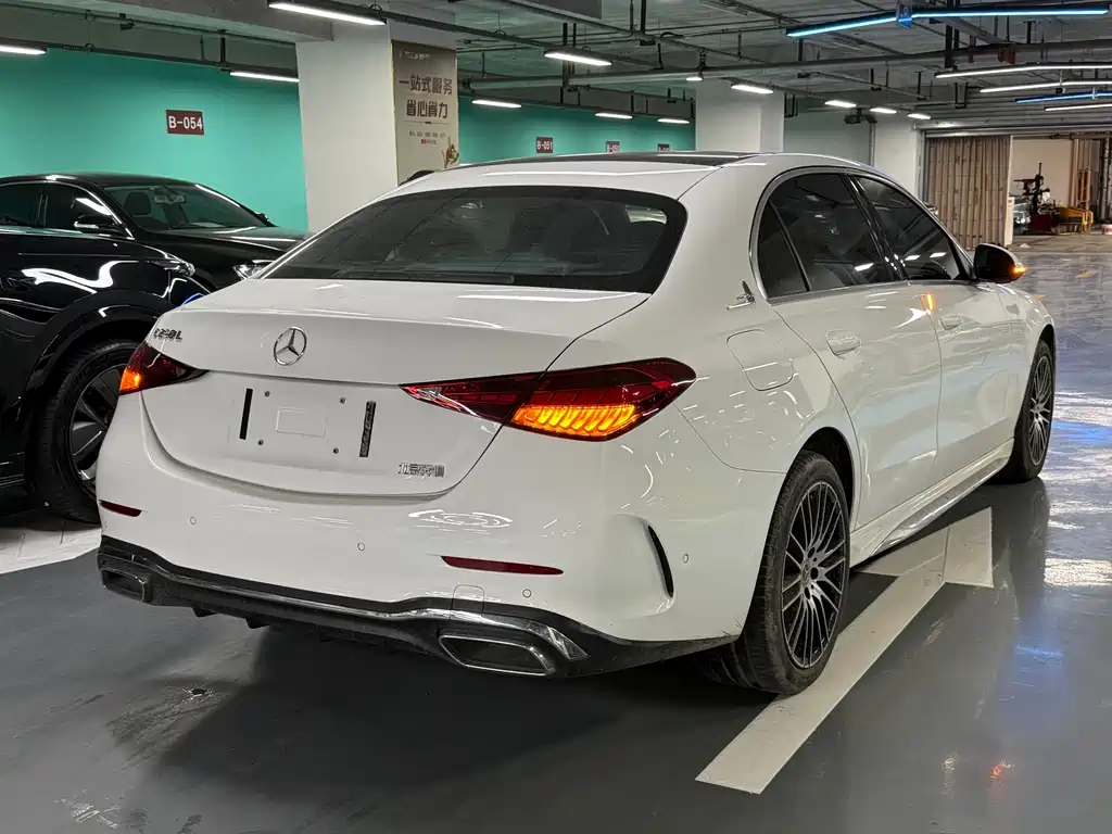 Mercedes-Benz C-Class 2023 — фото 18