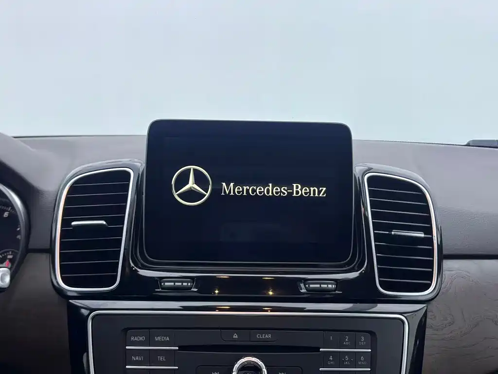 Mercedes-Benz GLE 2017 — фото 18