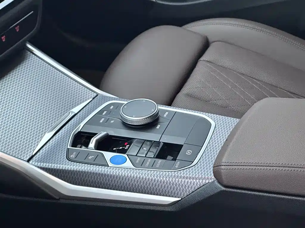 BMW i3 2024 — фото 11