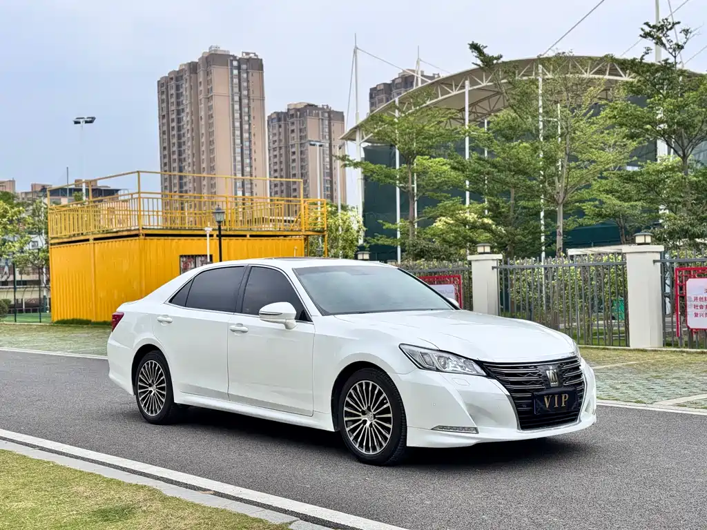 Toyota Crown 2019 — фото 3