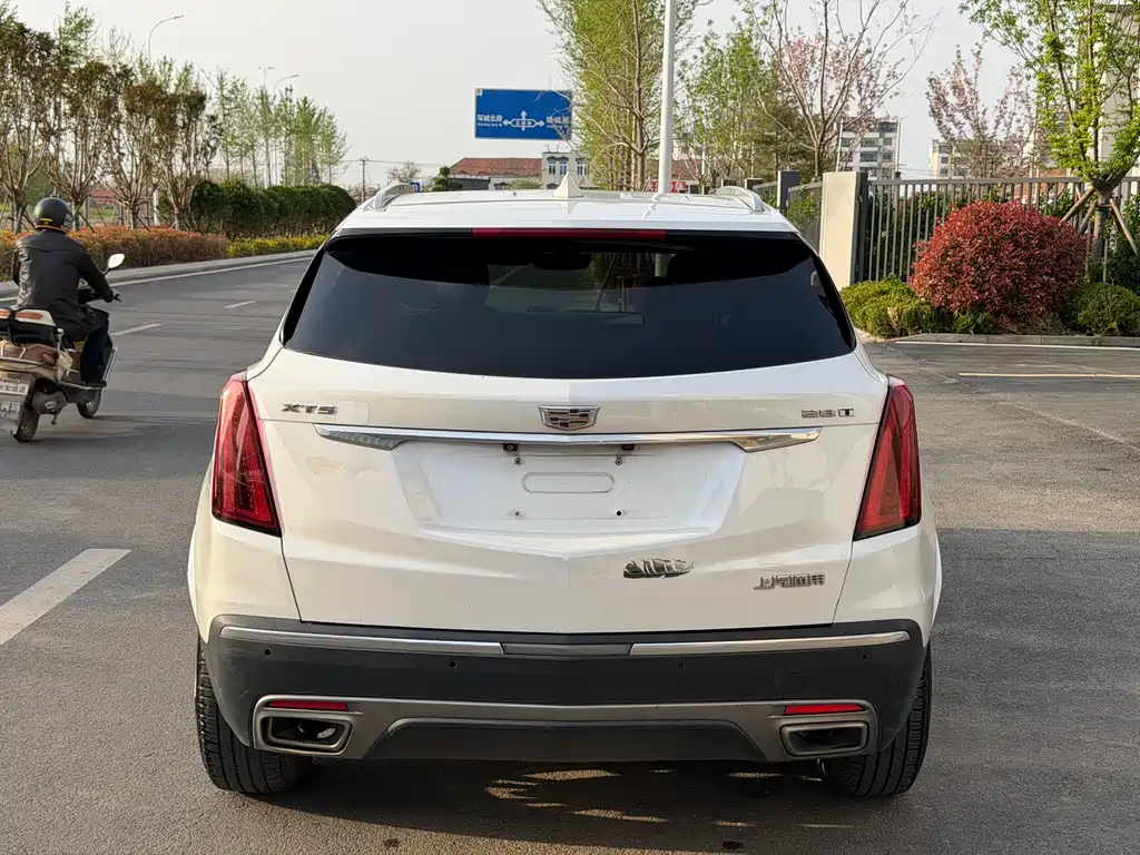 Cadillac XT5 2020 — фото 9