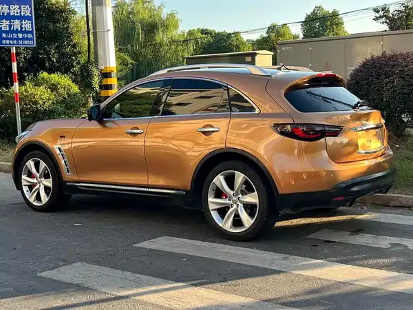 Infiniti FX 2012