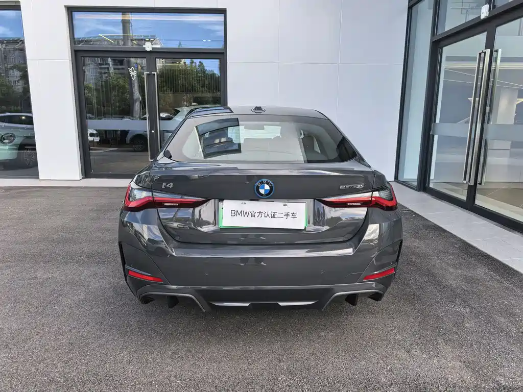 BMW i4 2025 — фото 9