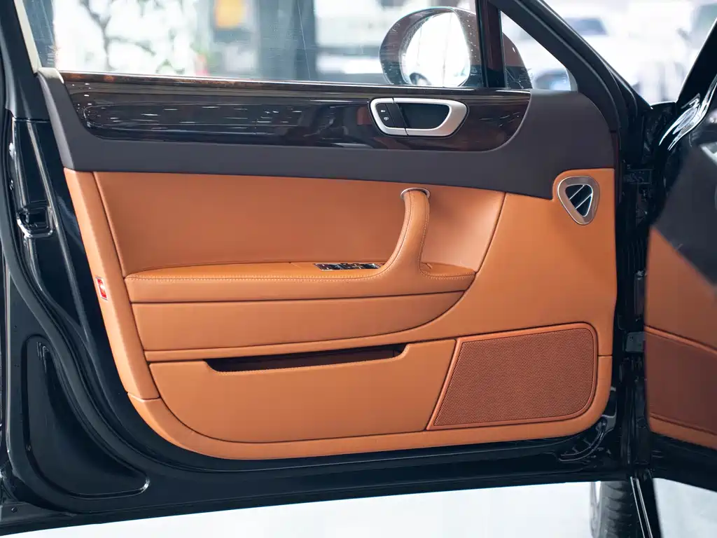 Bentley Flying Spur 2012 — фото 21