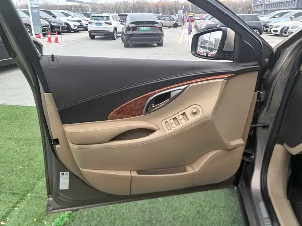 Buick LaCrosse 2012